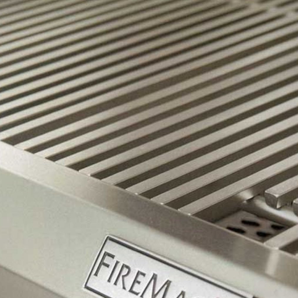 Fire Magic Echelon Diamond E660i 30-Inch Built-In Natural Gas Grill With Rotisserie, Magic Window And Digital Thermometer - E660I-9E1N-W